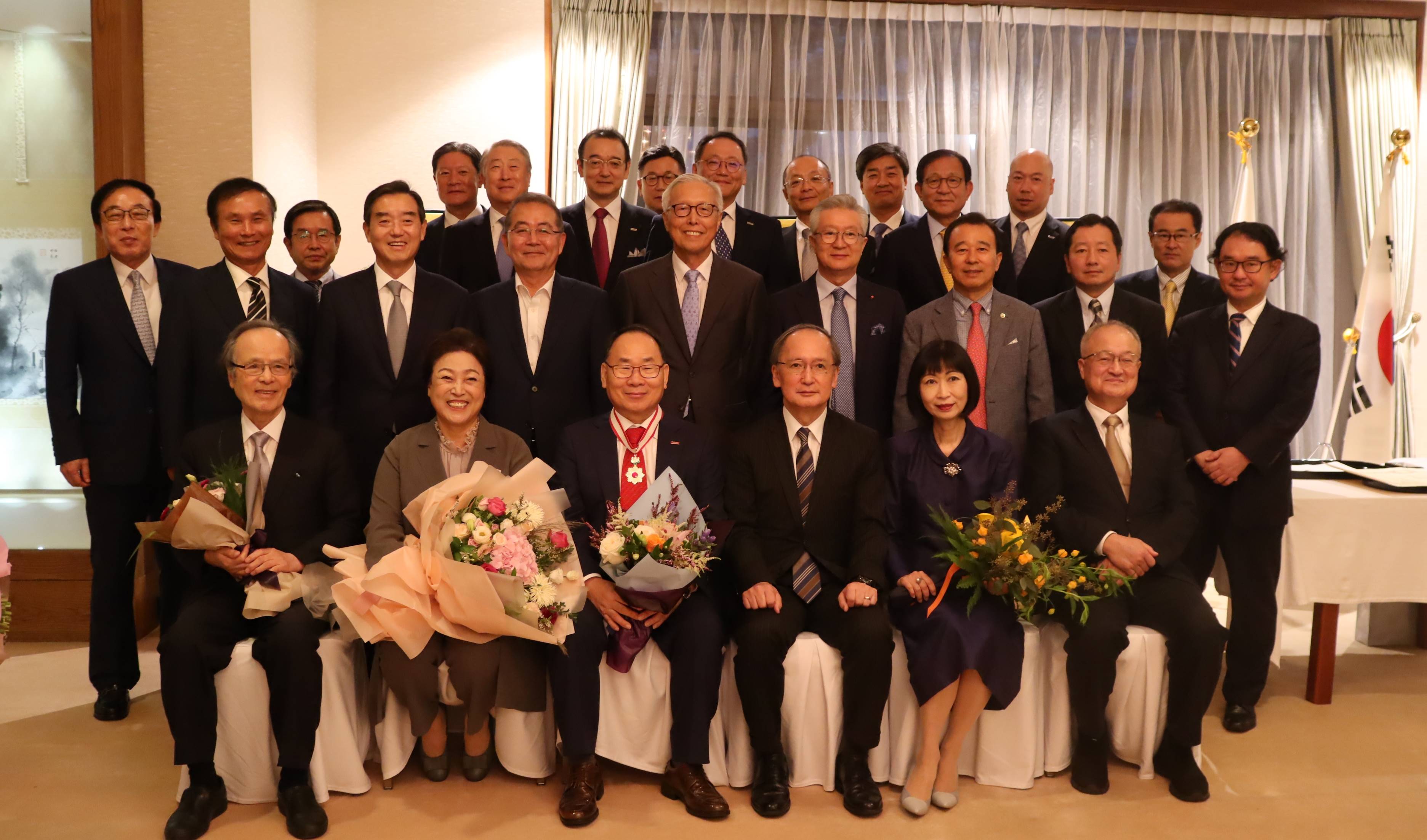 李泳官会長、日韓経済協力増進の貢献で日本政府から褒章