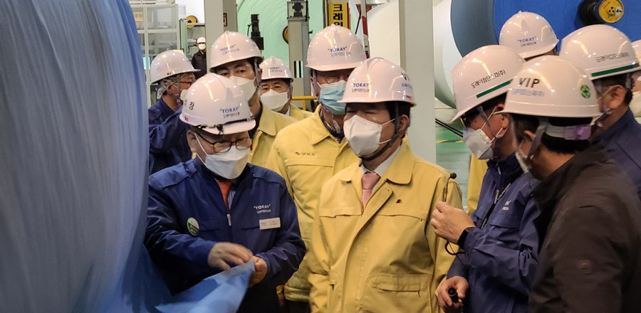 Prime Minister Visited the production site of MB filter for the Mask