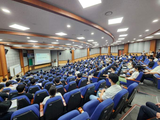 CEO lecture at Gyeongbuk National University, 'Power of the Materials that will change the society