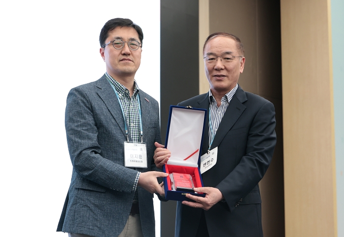 24年度東レ化学工学賞にビョン・ホンス教授、超臨界流体工程及び分離工程分野の発展に寄与