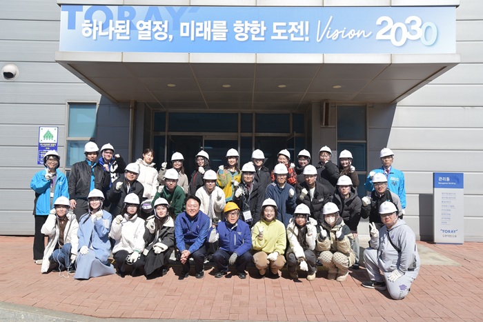 全北大・筑波大の学生が群山工場を訪問、先端素材産業への理解を深める